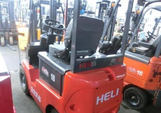 笋岗的冷库要进出货，里面的叉车和外面的有啥不同？